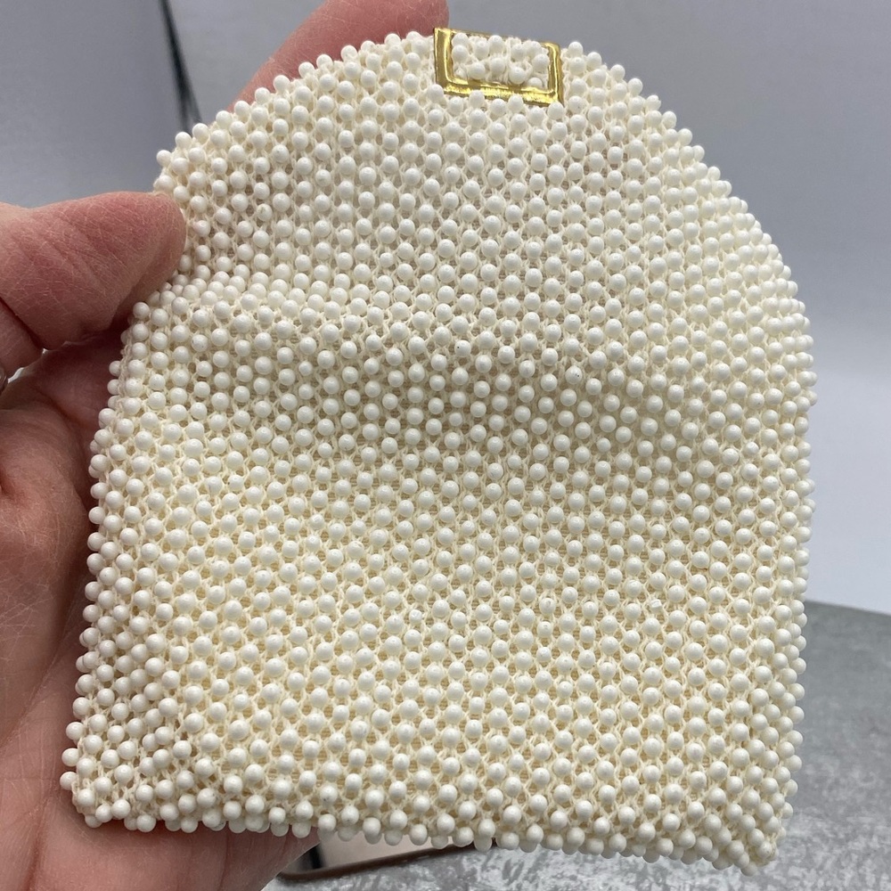 Vintage 1960s Lumared Petite Bead White Beaded Snap Lock Pouch With Mirror - Picture 6 of 10
